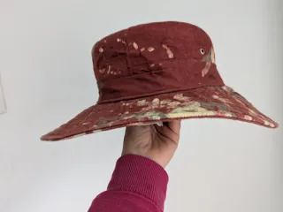 Cappello con fantasia