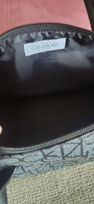 Bolso y neceser Calvin Klein Negro y Gris