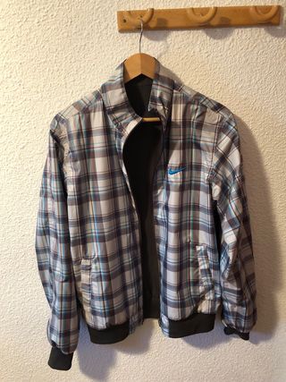 Chaqueta Nike reversible gris y multicolor Talla M