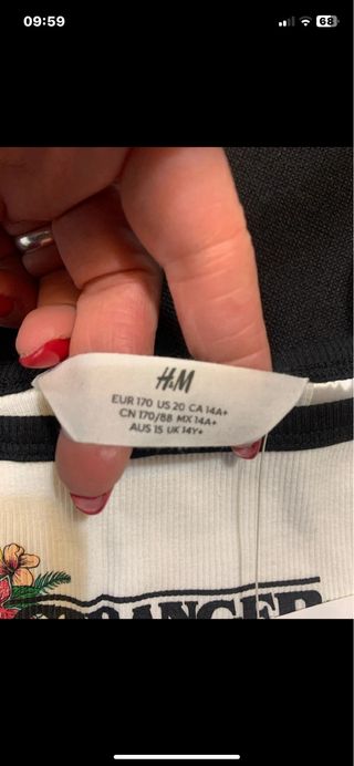 Top Stranger Things bianco con fiori