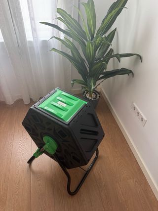 Compostador giratorio para jardín
