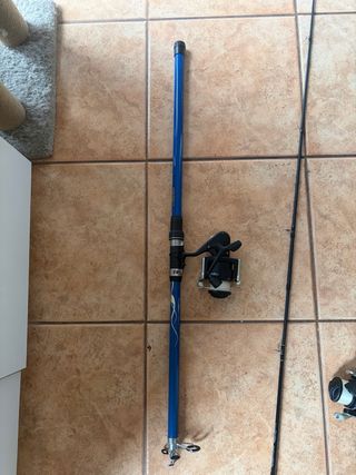 Cañas de pescar y bolsa