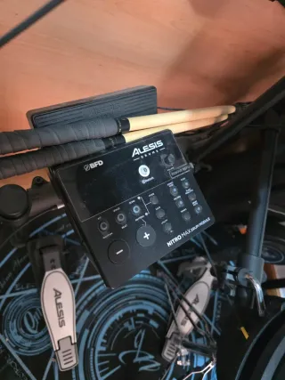 Batería Electrónica Alesis Nitro Max