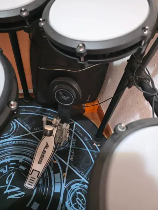 Batería Electrónica Alesis Nitro Max