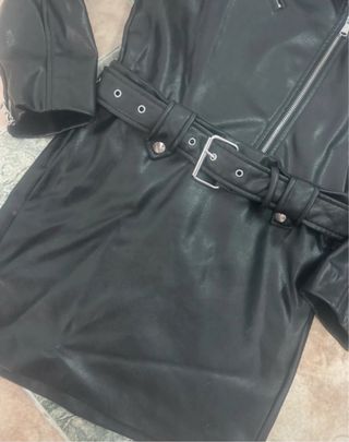 Vestido Zara estilo motero efecto cuero