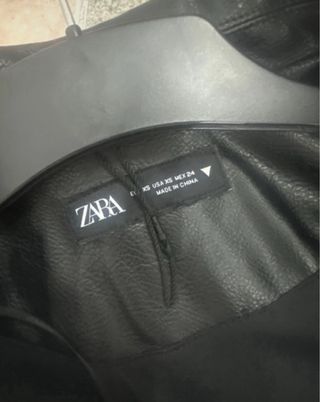 Vestido Zara estilo motero efecto cuero