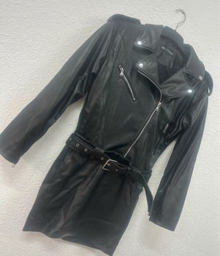 Vestido Zara estilo motero efecto cuero