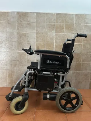 Silla de ruedas eléctrica medicalpro seminueva