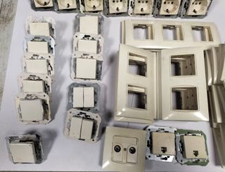 Mecanismos Simon 27, enchufes, interruptores