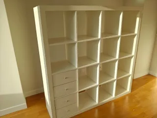 Estantería blanca con 4 cajones