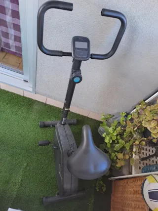 Bicicleta Estática Essential Negra