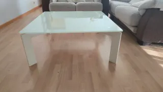Mesa de centro de cristal blanca
