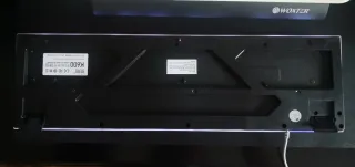 Teclado rosa con luces LED