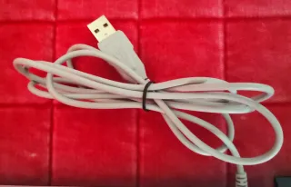 Teclado rosa con luces LED