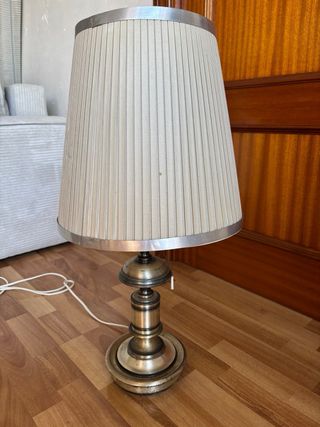 Lámpara de mesa vintage metal y mampara