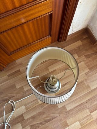 Lámpara de mesa vintage metal y mampara