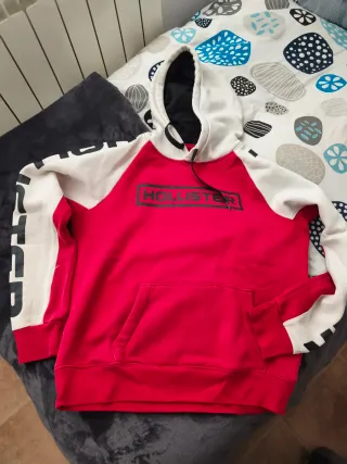 Sudadera Hollister Roja y Blanca. talla M