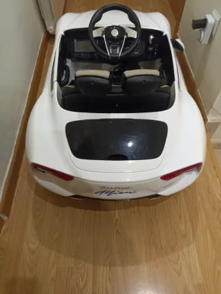 Coche Maserati a batería