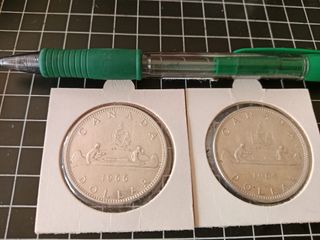 2 Monedas Dólar Canadá Plata 1965  y 1966 Canoa