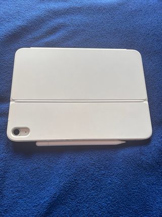 iPad 10ª Gen 256GB + Teclado y Lápiz