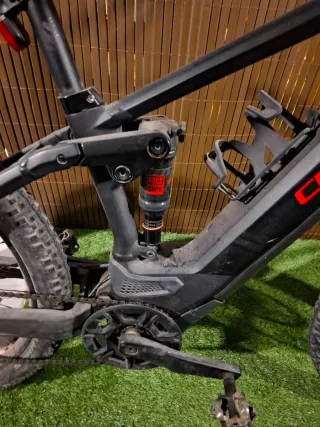 Bicicleta Eléctrica Cube Stereo Hybrid 120 Pro.