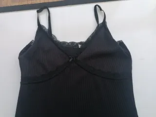 Vestido lencero negro con encaje