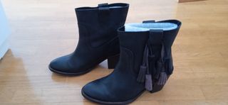 Botines negros Mustang talla 36
