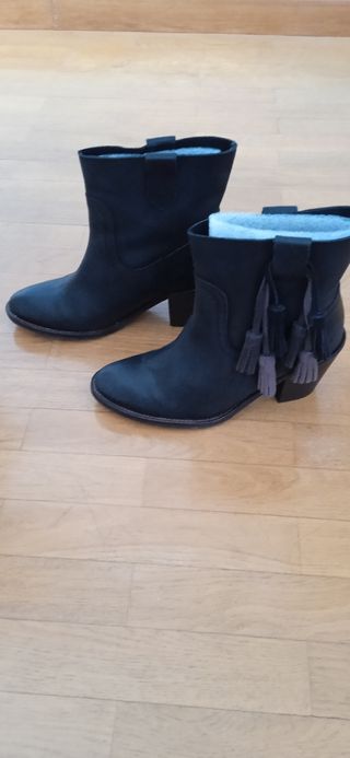 Botines negros Mustang talla 36