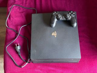 PS4 Pro 1TB Negra + 9 Juegos + Mandos