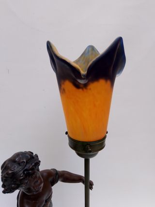 Lampara de mesa A. Moreau