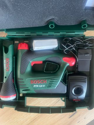 Grapadora Bosch PTK 3,6 V con luz