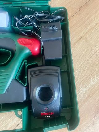 Grapadora Bosch PTK 3,6 V con luz