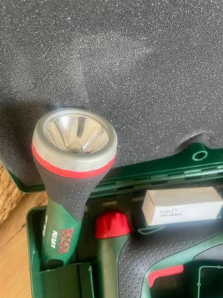 Grapadora Bosch PTK 3,6 V con luz