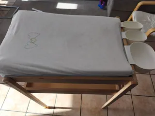 Cambiador de bebé madera con cubetas