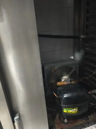 Refrigerador bajo mostrador 4 puertas