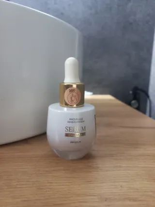 Base de maquillaje luminosa Deliplus 200