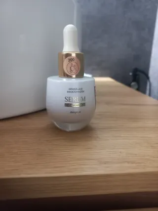 Base de maquillaje luminosa Deliplus 200