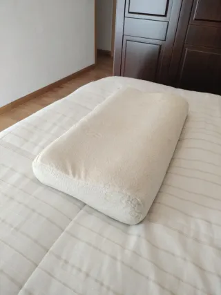 Almohada ergonómica beige