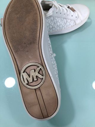 Tenis Michael Kors Beige y Blanco