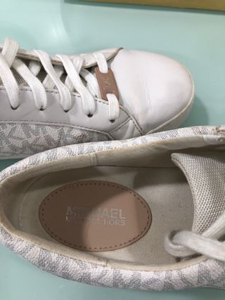 Tenis Michael Kors Beige y Blanco