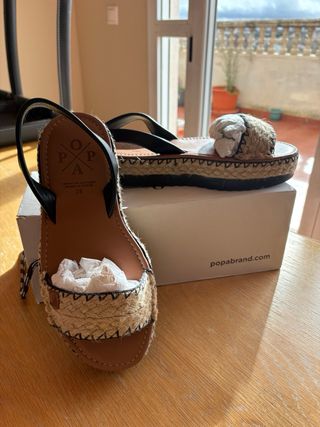 Sandalias Popa Beige y Negro