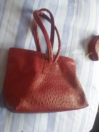 Bolso y neceser granate