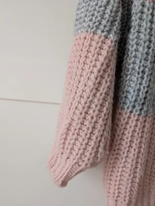 Jersey cuello vuelto rayas gris y rosa