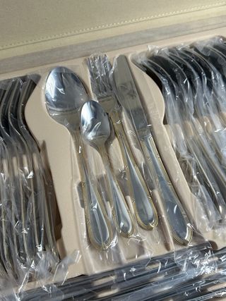 Cubertería Retier 75pz Bañada en Oro 24k