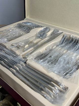 Cubertería Retier 75pz Bañada en Oro 24k