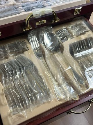 Cubertería Retier 75pz Bañada en Oro 24k