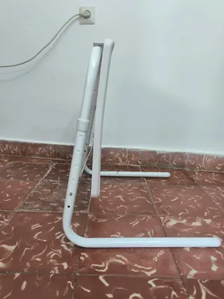 Mesa auxiliar plegable blanca