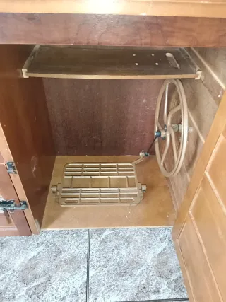 Mueble Singer Madera y Metal