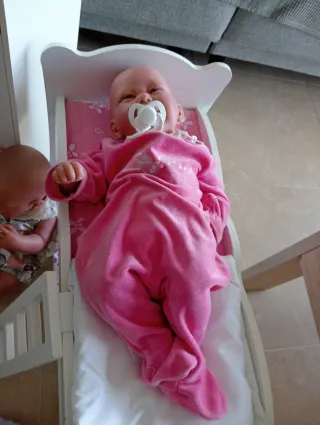 Conjunto Muñecas: Cuna, Armario y Accesorios