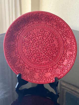 Plato chino rojo estilo cinnebar